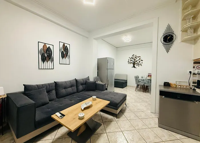 Johnnys Cozy Apartment In Kallithea